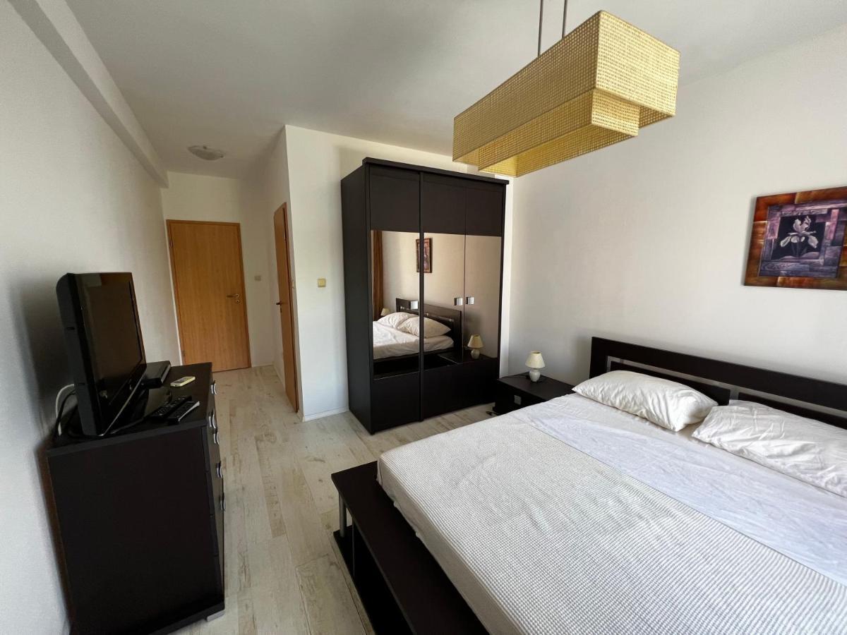 Modern Beachfront Apartment With Pool Ravda Buitenkant foto